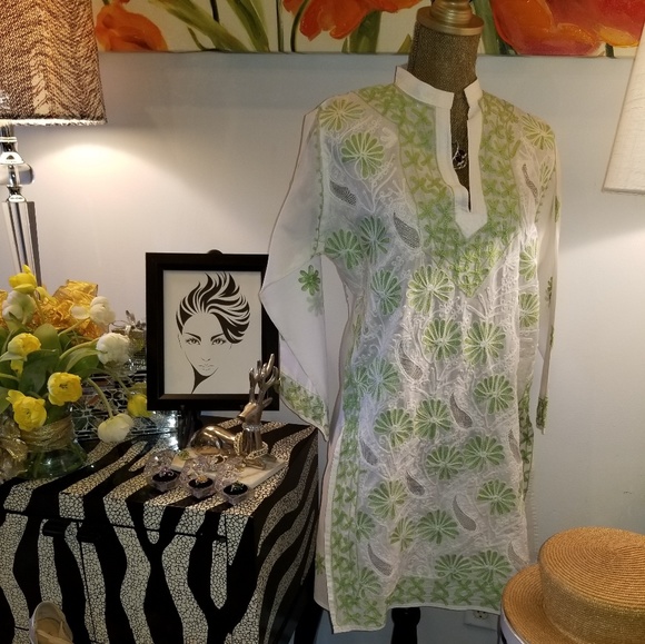 Embroidered White Tunic - Picture 7 of 8